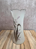 Vase ancien Art nouveau en verre givré émaillé – décor d’iris