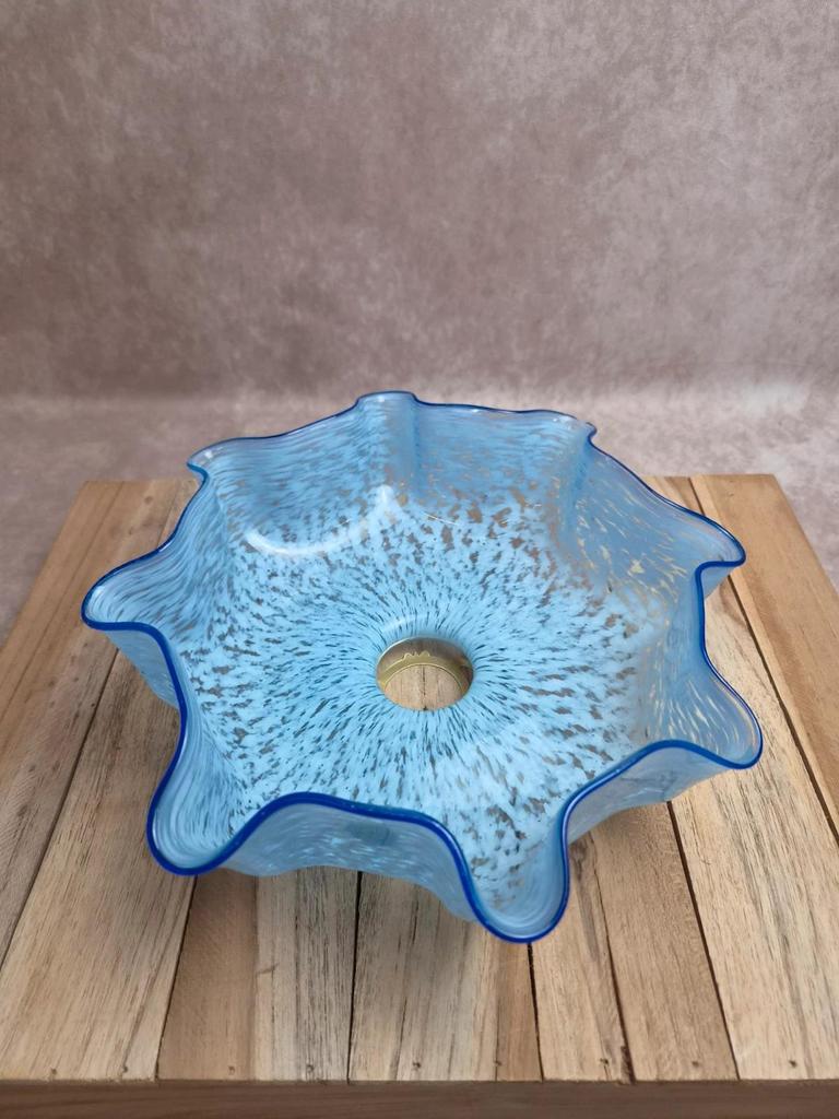 Abat-jour ancien en verre moucheté bleu et blanc – Bord ondulé – Vintage