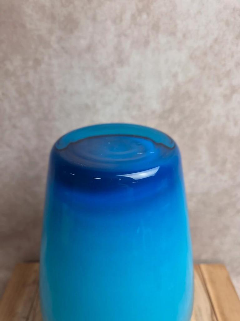Grand vase vintage italien style Empoli en verre opalin bleu et blanc 31 cm