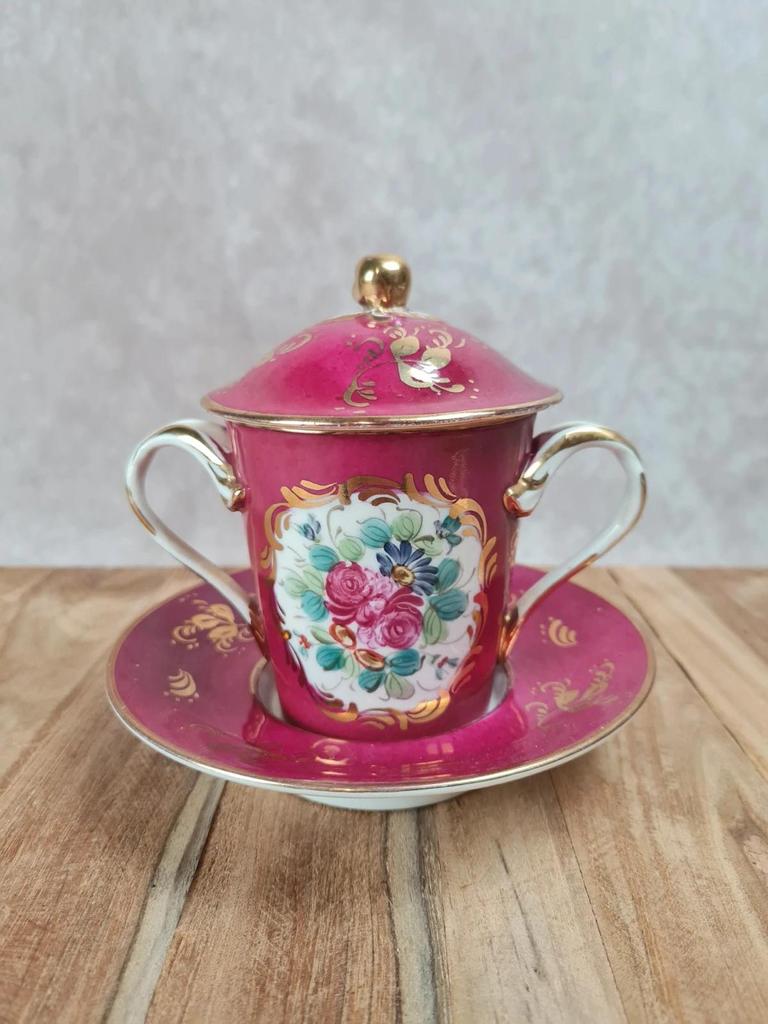 Tasse trembleuse ancienne décorée à la main – porcelaine de France