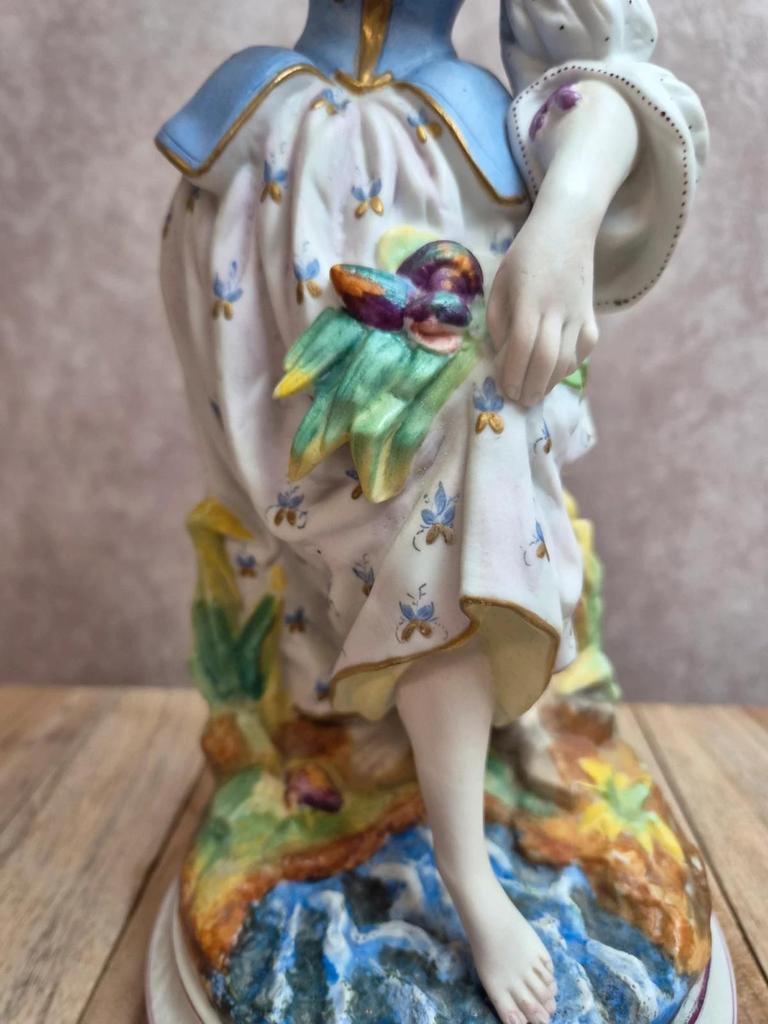 Grande statue en biscuit polychrome Mauger & Letu Isle-adam Xixe femme romantique