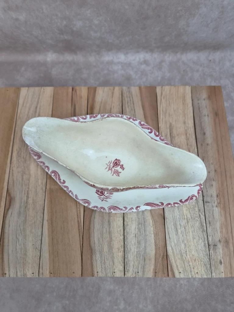Saucière ancienne Clairefontaine modèle Paveau – Terre de fer rouge – Patine ancienne