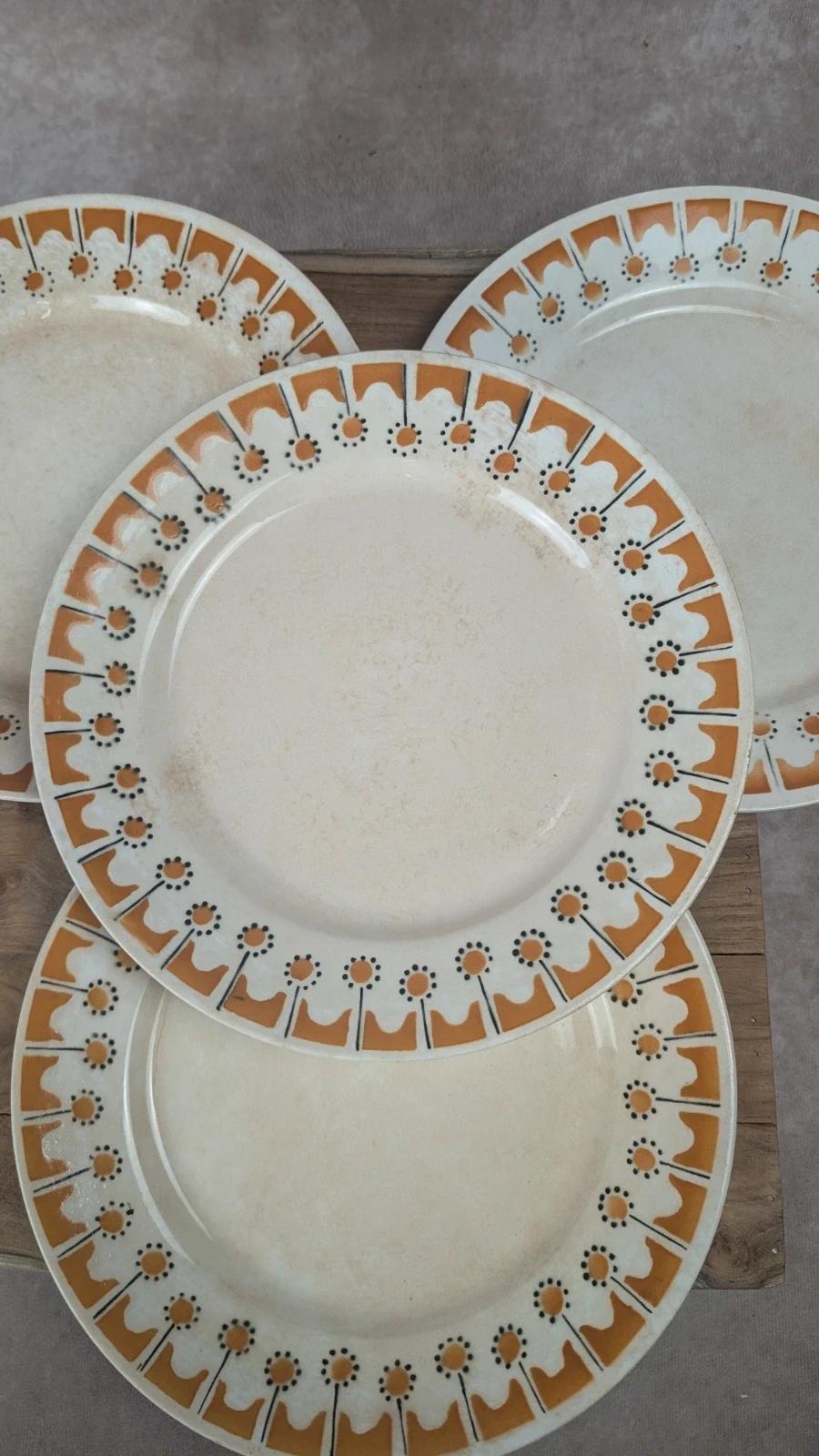 Lot de 4 assiettes Badonvillers France – modèle Radio