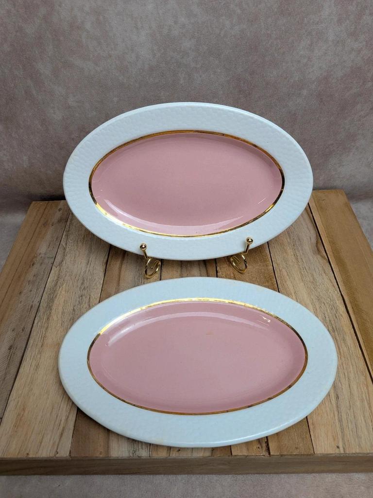 Lot de 2 petits plats ovales terre de fer L’amandinoise modèle Excellence rose et doré