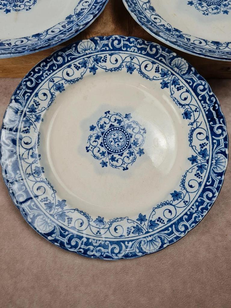 Assiettes anciennes Jules Vieillard Bordeaux – Service “louis Xv” lot de 5