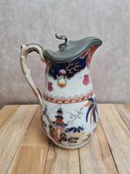 Pichet ancien japonisant Xixe couvercle étain décor Imari