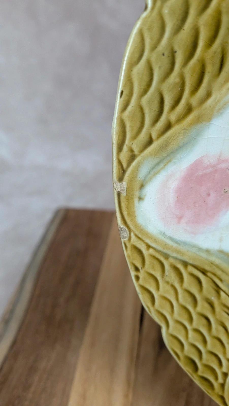 Assiette en barbotine – motif poires
