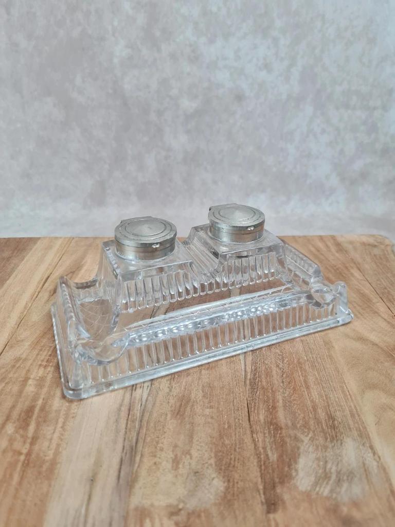 Encrier double ancien en verre moulé, superbe pièce de bureau vintage
