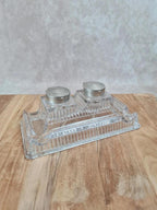 Encrier double ancien en verre moulé, superbe pièce de bureau vintage