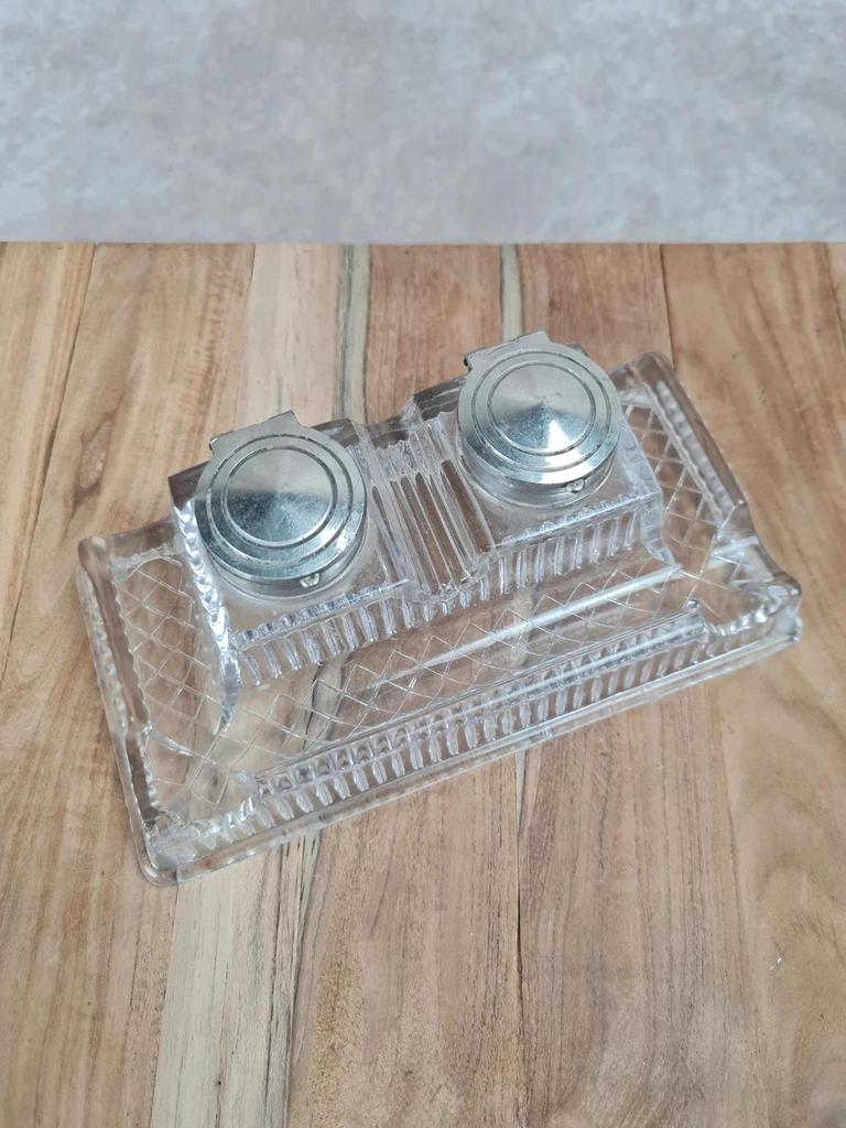 Encrier double ancien en verre moulé, superbe pièce de bureau vintage