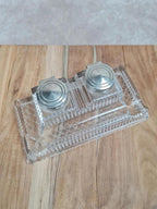 Encrier double ancien en verre moulé, superbe pièce de bureau vintage