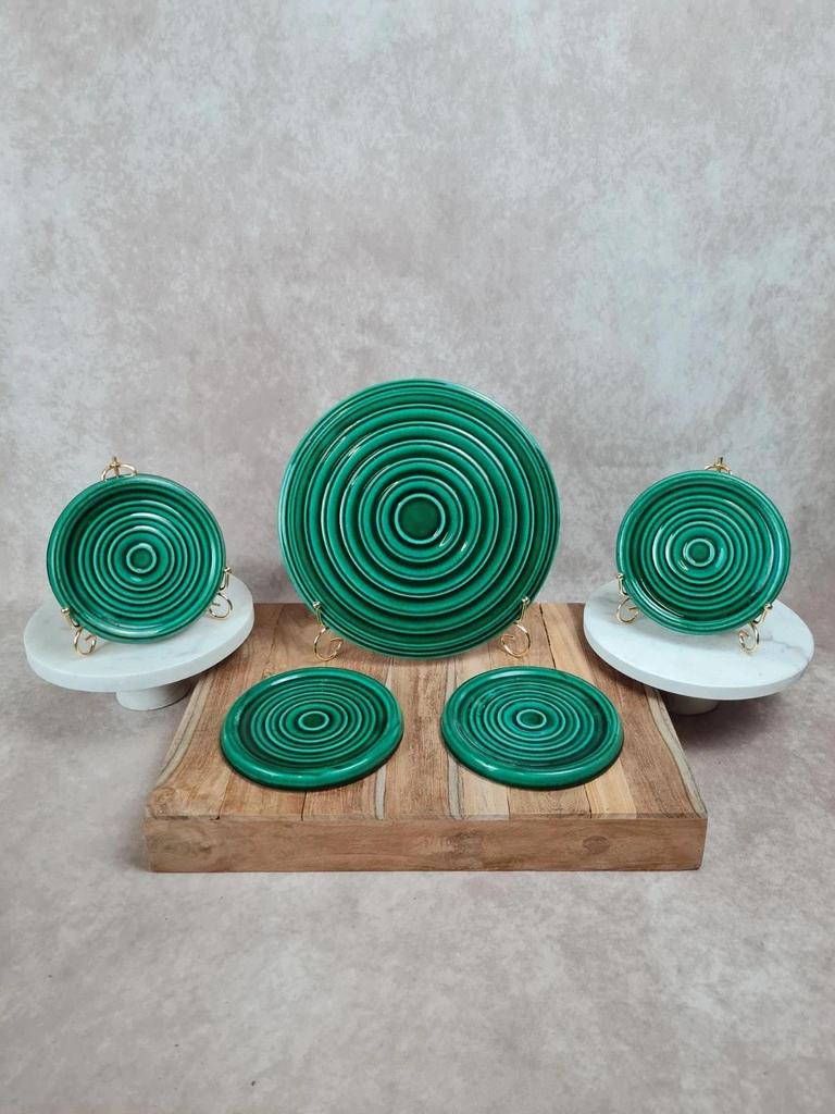 💚 Ensemble Vallauris vert émaillé – centre de table & dessous de bouteille vintage