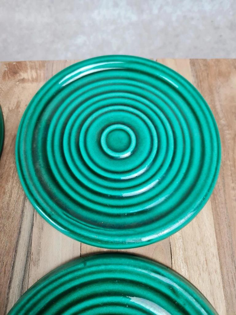 💚 Ensemble Vallauris vert émaillé – centre de table & dessous de bouteille vintage