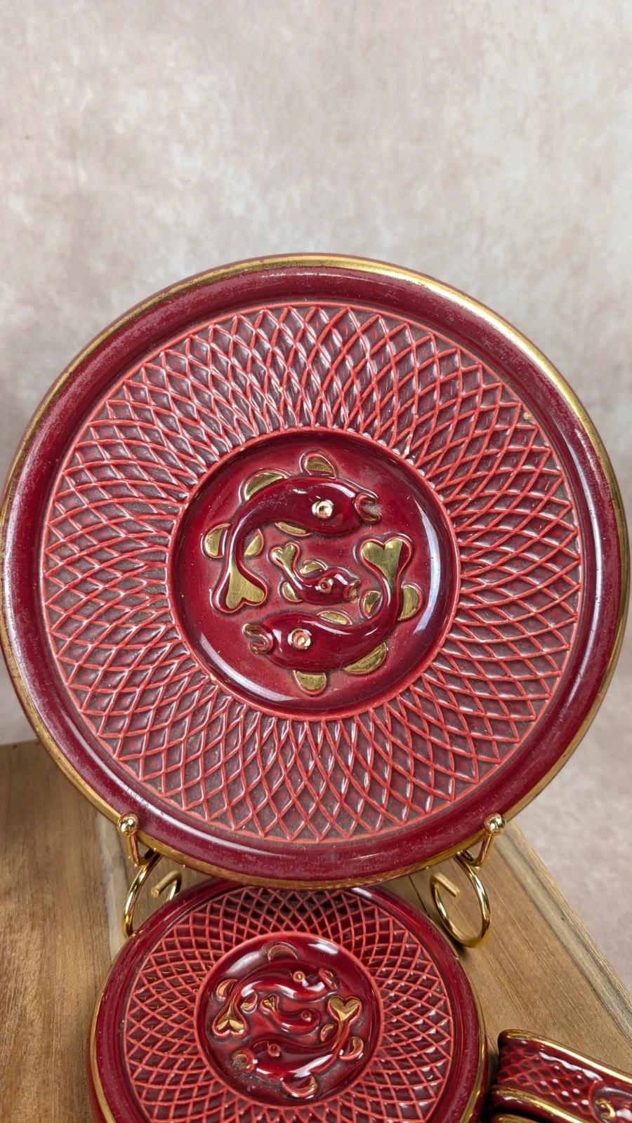 Ensemble vintage Verceram rouge bordeaux et doré