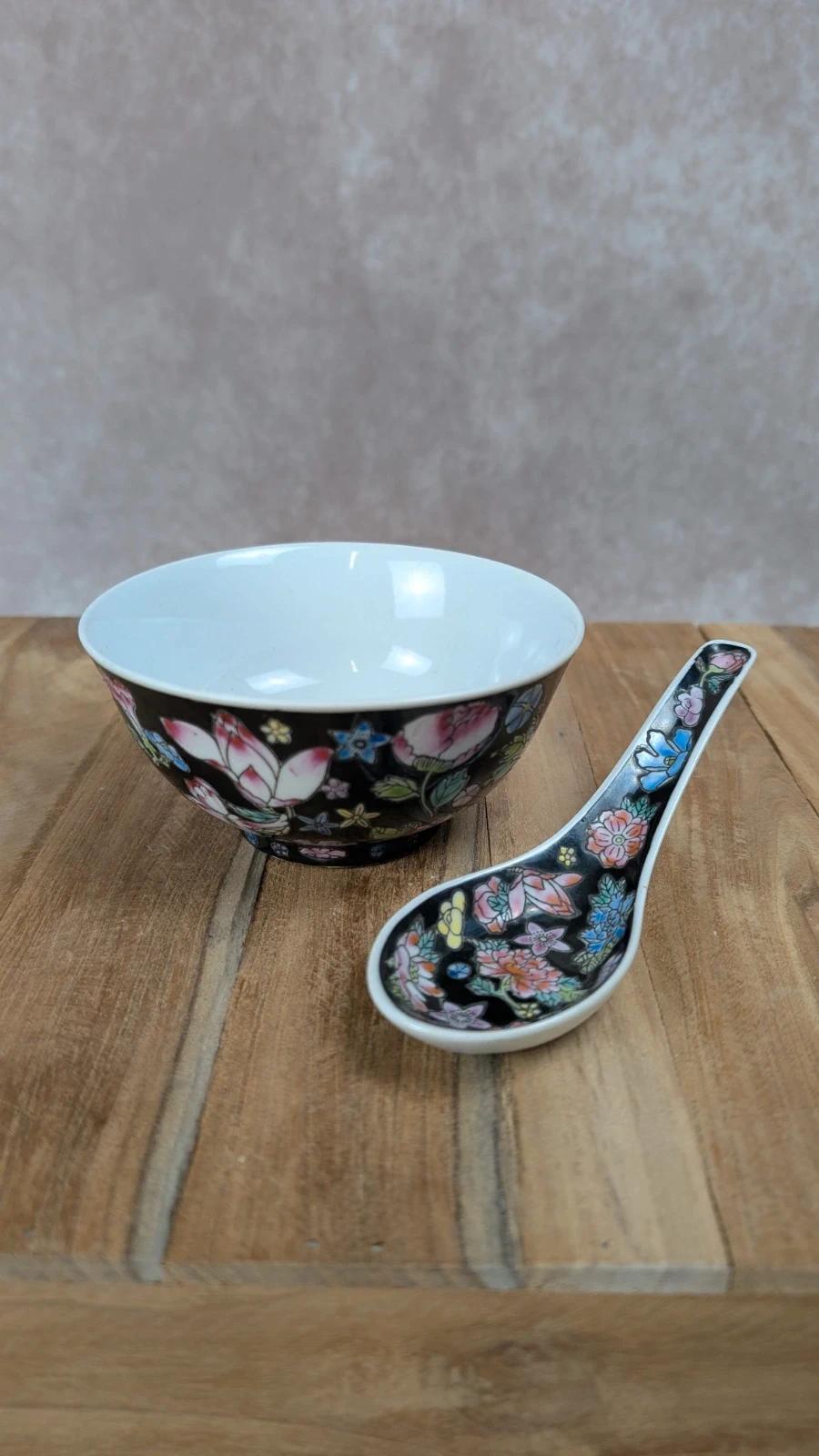 Bol et cuillère chinoise en porcelaine – décor floral noir