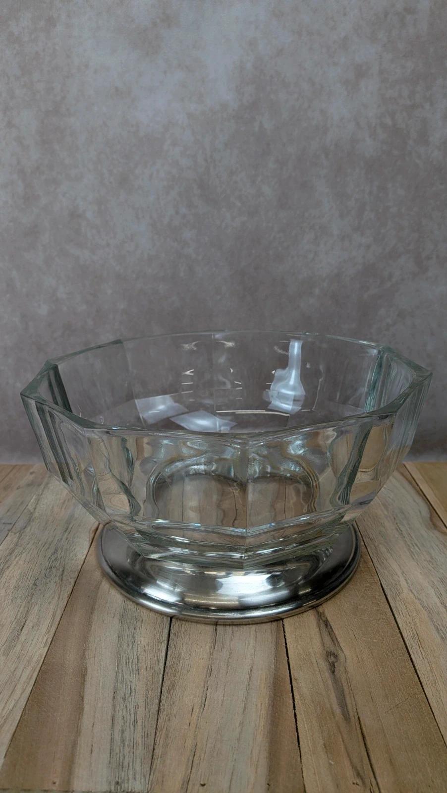 Plat / Coupe Art Déco en verre facetté et pied métal argenté – centre de table vintage