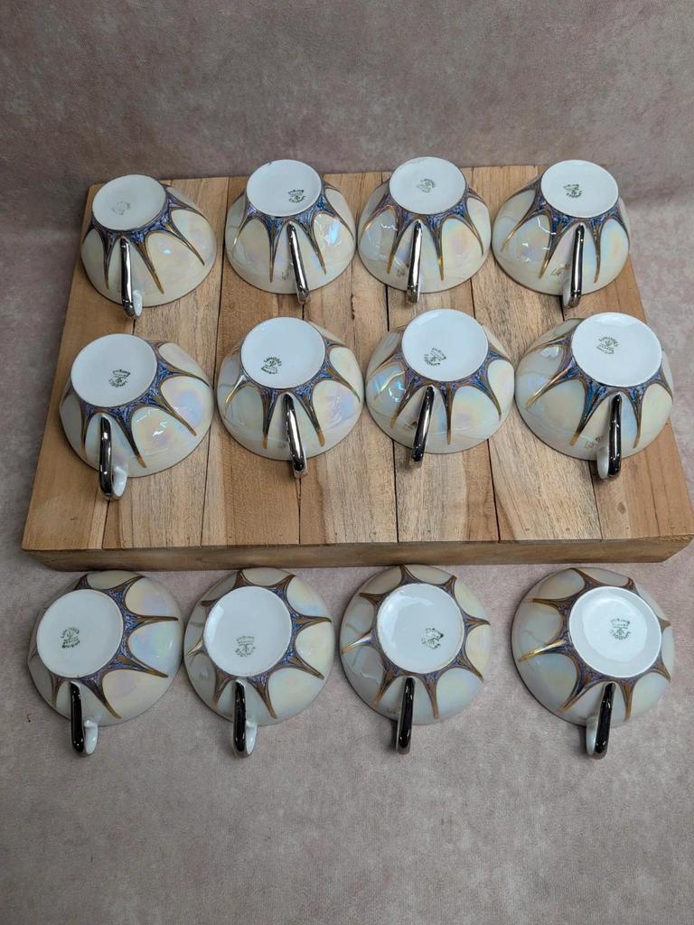 Service à café Art déco Limoges Unique signé Pailles – 27 pièces en porcelaine irisée