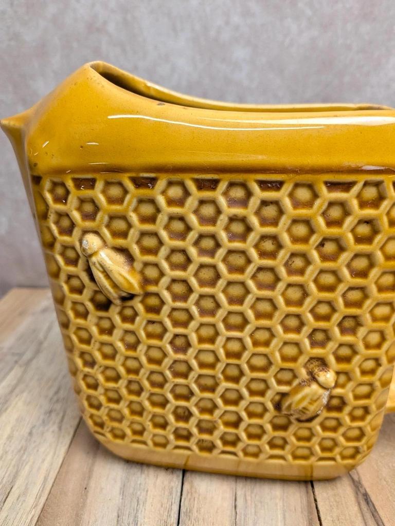 Pichet vintage Saint-clément France abeilles décor ruche céramique jaune