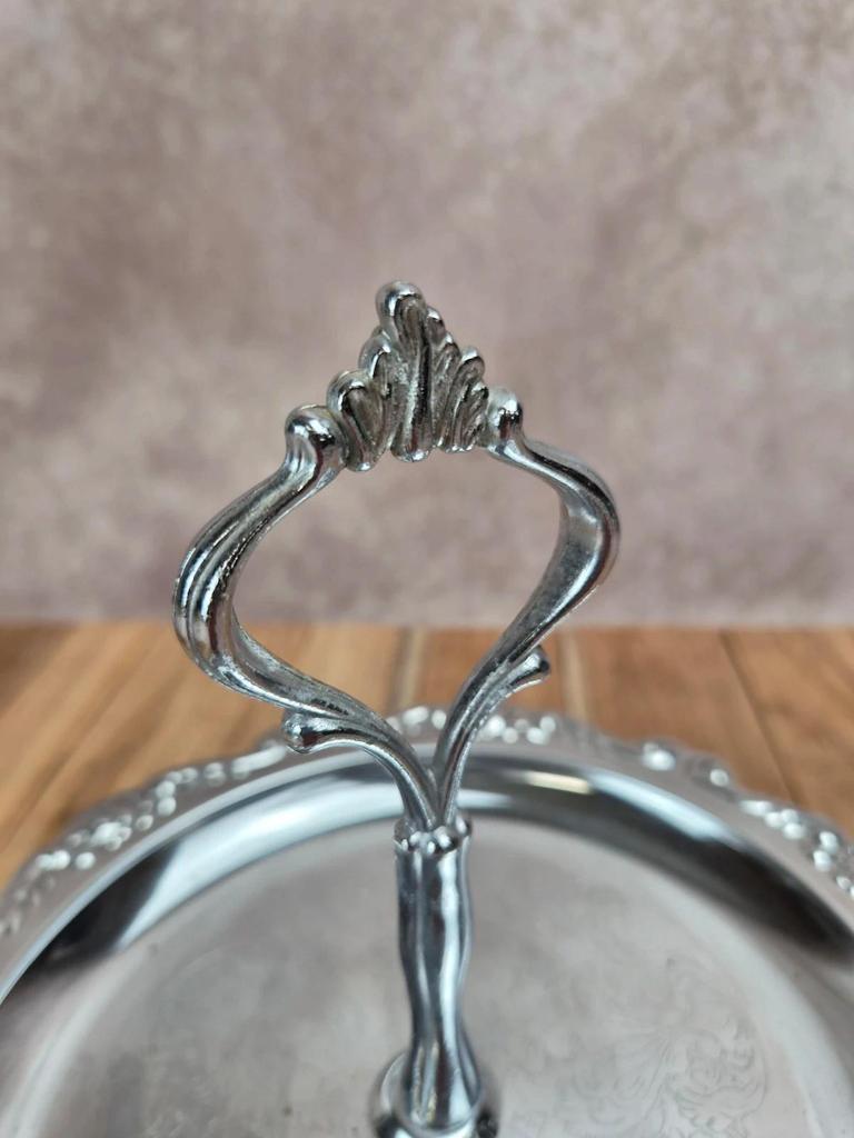 Petit présentoir rond vintage en métal chromé – style rocaille