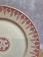 Assiette ancienne Sarreguemines & Digoin modèle Alger rouge – Terre de fer décor floral