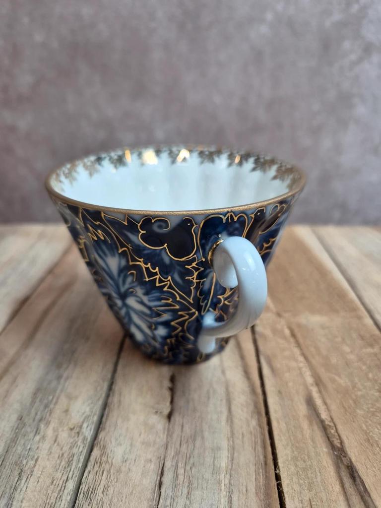 Tasse et soucoupe Imperial Porcelain Saint-pétersbourg cobalt et dorure Russie