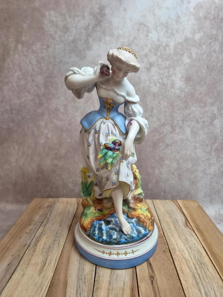 Grande statue en biscuit polychrome Mauger & Letu Isle-adam Xixe femme romantique