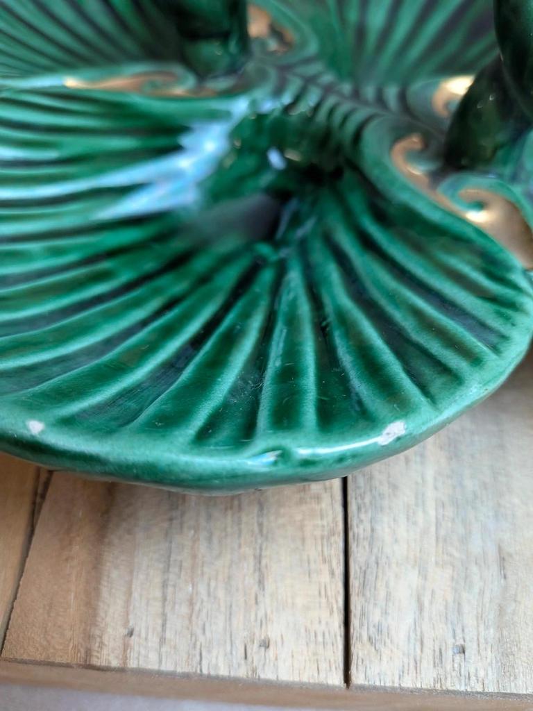 Serviteur vintage en céramique verte coquillages style Vallauris