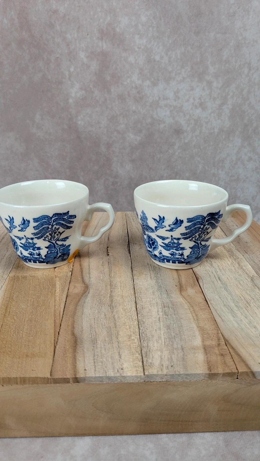 Lot de 2 tasses anglaises décor bleu style Willow