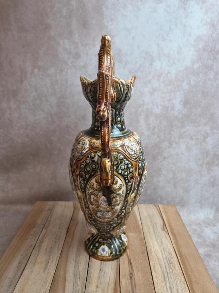 Grand vase majolique anglaise Alhambrian Ware Xixe n°434 – 38 cm