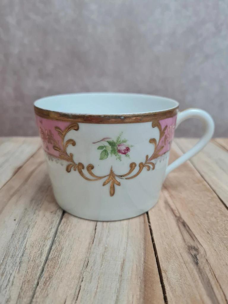 Grande tasse ancienne Limoges Giraud décor main doré rose