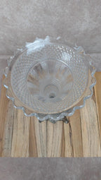 Vase tulipe vintage en verre pressé sur pied métal argenté – centre de table