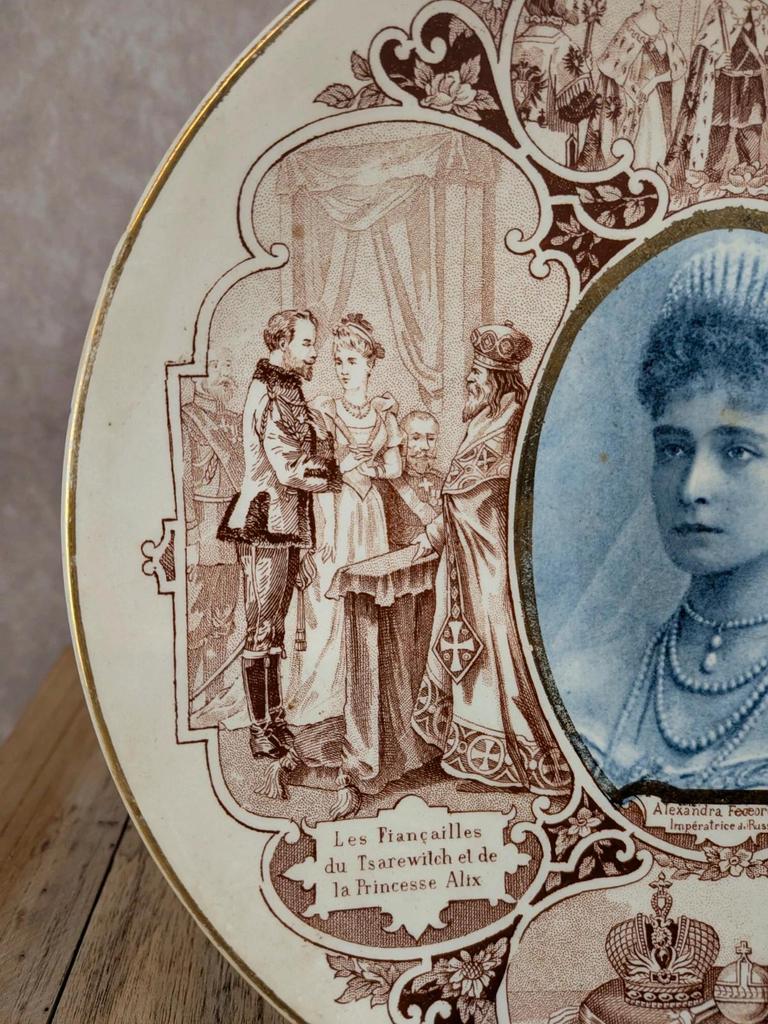Assiette parlante Terre de fer Sarreguemines – Impératrice Alexandra Feodorovna – Russie