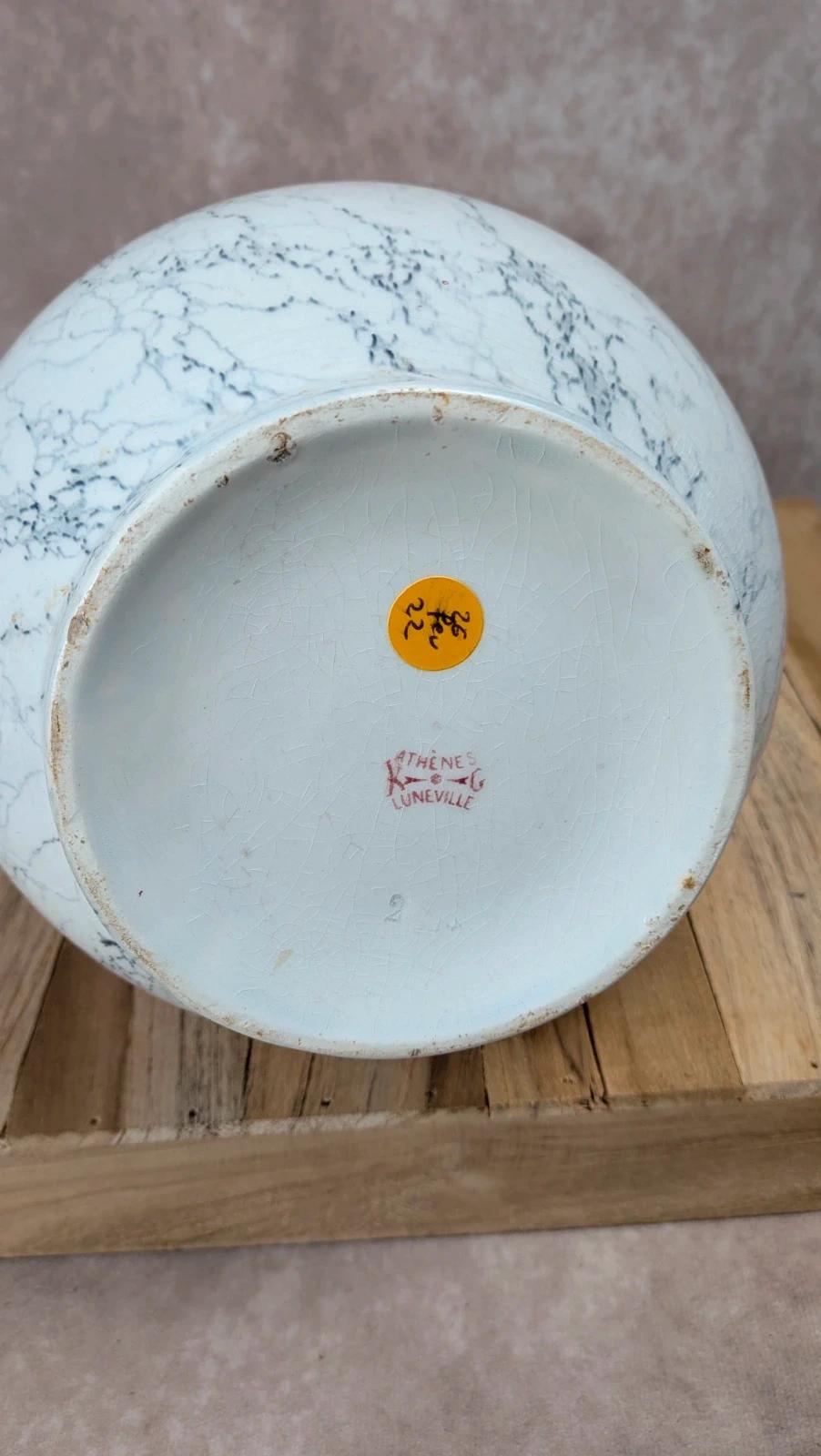 Broc de toilette ancien Kg Lunéville modèle Athènes décor rouge – grand format