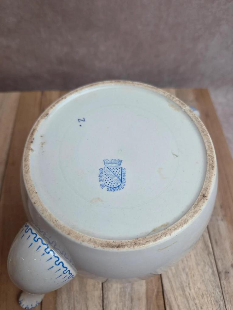 Théière ancienne Terre de Fer Opaque de Sarreguemines – Frise damiers bleus