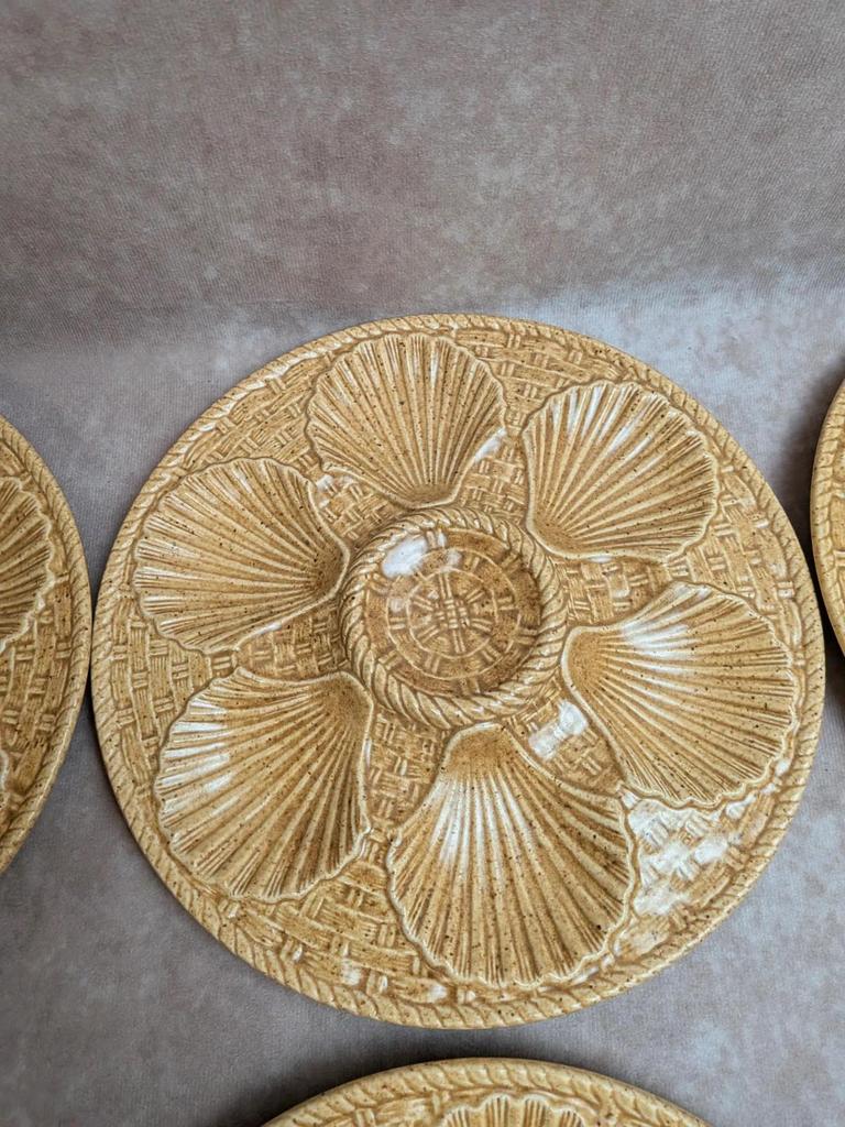 Lot de 7 assiettes à huîtres Longchamp barbotine coquillages vintage