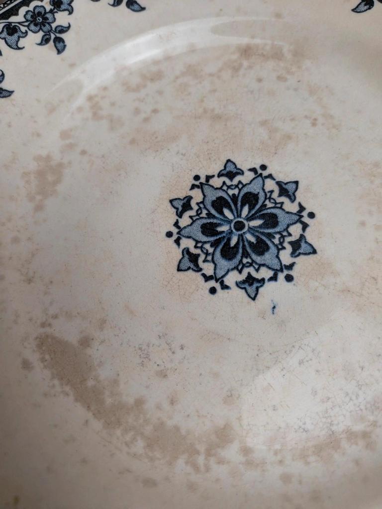 Compotier Terre de fer H. Boulenger & Cie – Modèle Gagny – Décor floral bleu