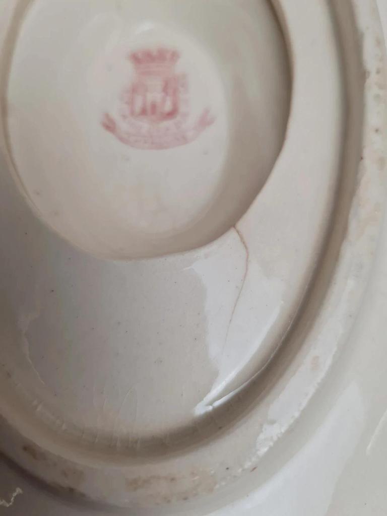 Grande saucière ancienne Terre de fer Gien modèle Chardon rouge