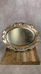 Plateau ovale ancien en métal argenté patiné – esprit Rocaille