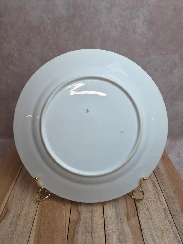 Plat rond en terre de fer Saint-amand modèle Printanier 27 cm