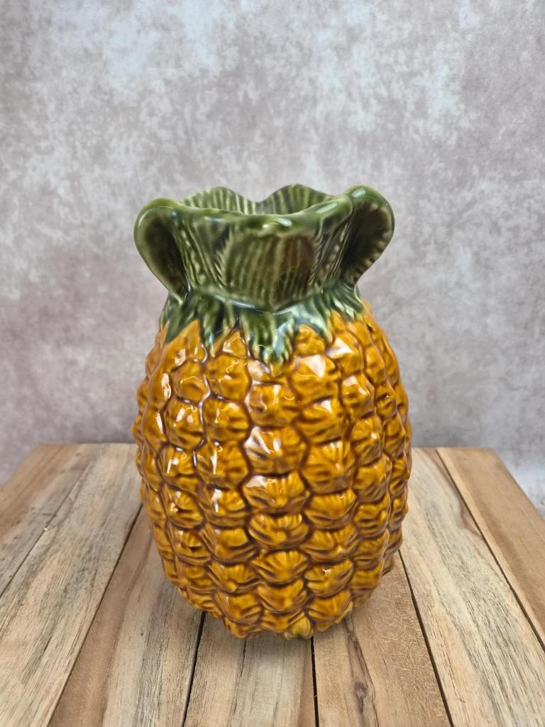 Pichet vintage en barbotine forme ananas – céramique décorative