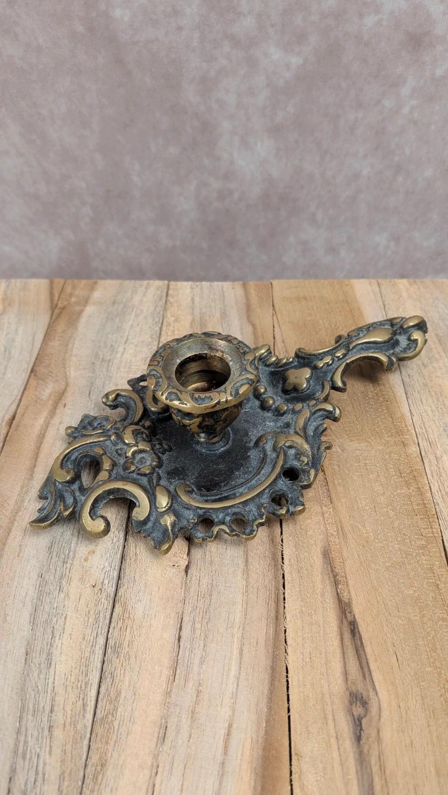 Bougeoir rat de cave ancien en bronze – style baroque