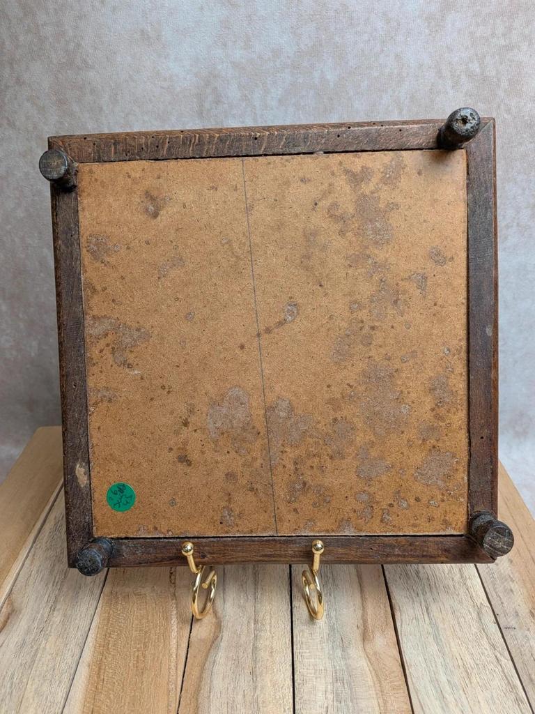 Ancien dessous de plat Gien en terre de fer – Colin-maillard