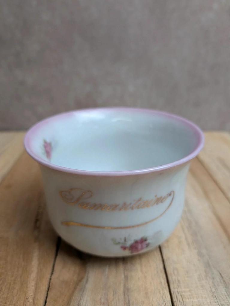 Tasse et soucoupe anciennes en porcelaine de Saxe – La Samaritaine
