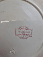 Assiette ancienne Sarreguemines & Digoin modèle Alger rouge – Terre de fer décor floral