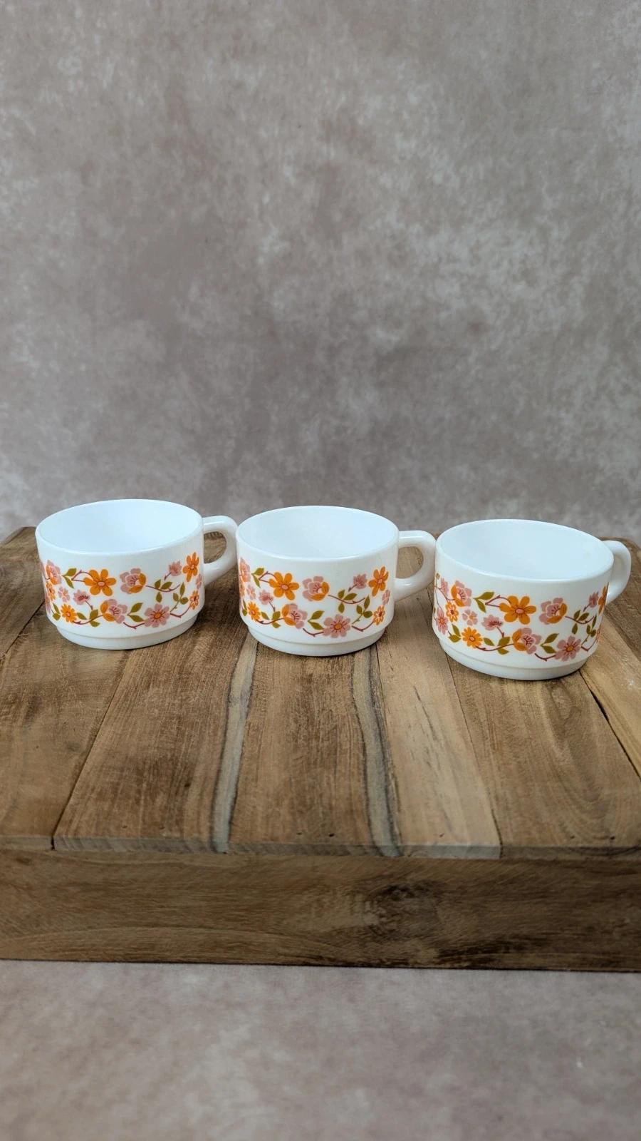 Lot de 3 tasses Arcopal vintage à fleurs orange