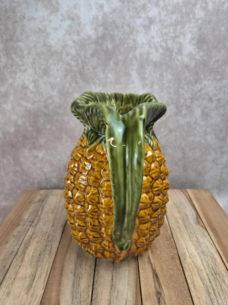Pichet vintage en barbotine forme ananas – céramique décorative