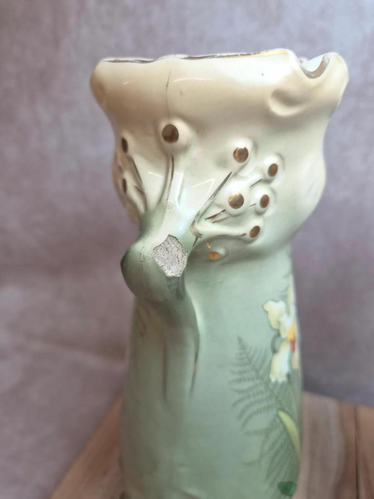 Paire de vases Art Nouveau Gustave de Bruyn – Fives-lille – décor iris – 30 cm