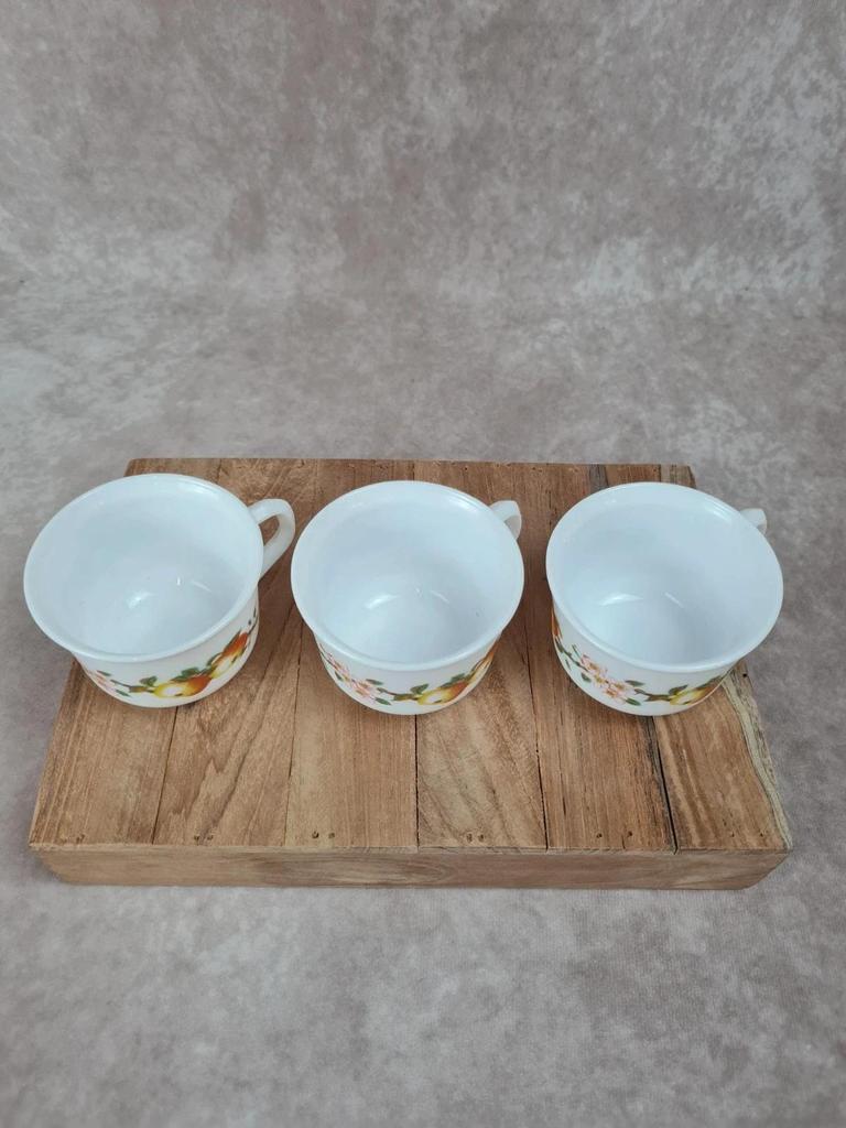 Lot de 3 tasses à café Arcopal – motif pommes vintage