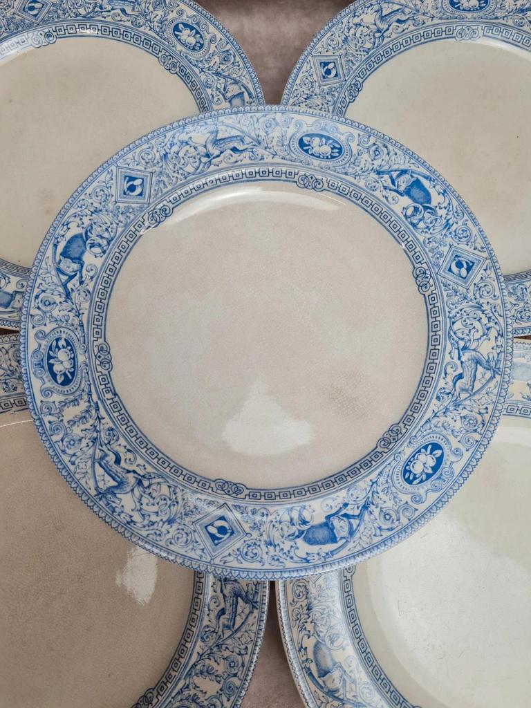 Assiettes terre de fer anglaises 1872 💙 Émile Bourgeois Grand Dépôt Paris – décor bleu rare – lot 8