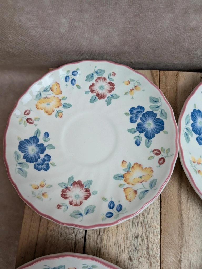 Lot de 6 sous-tasses Churchill England